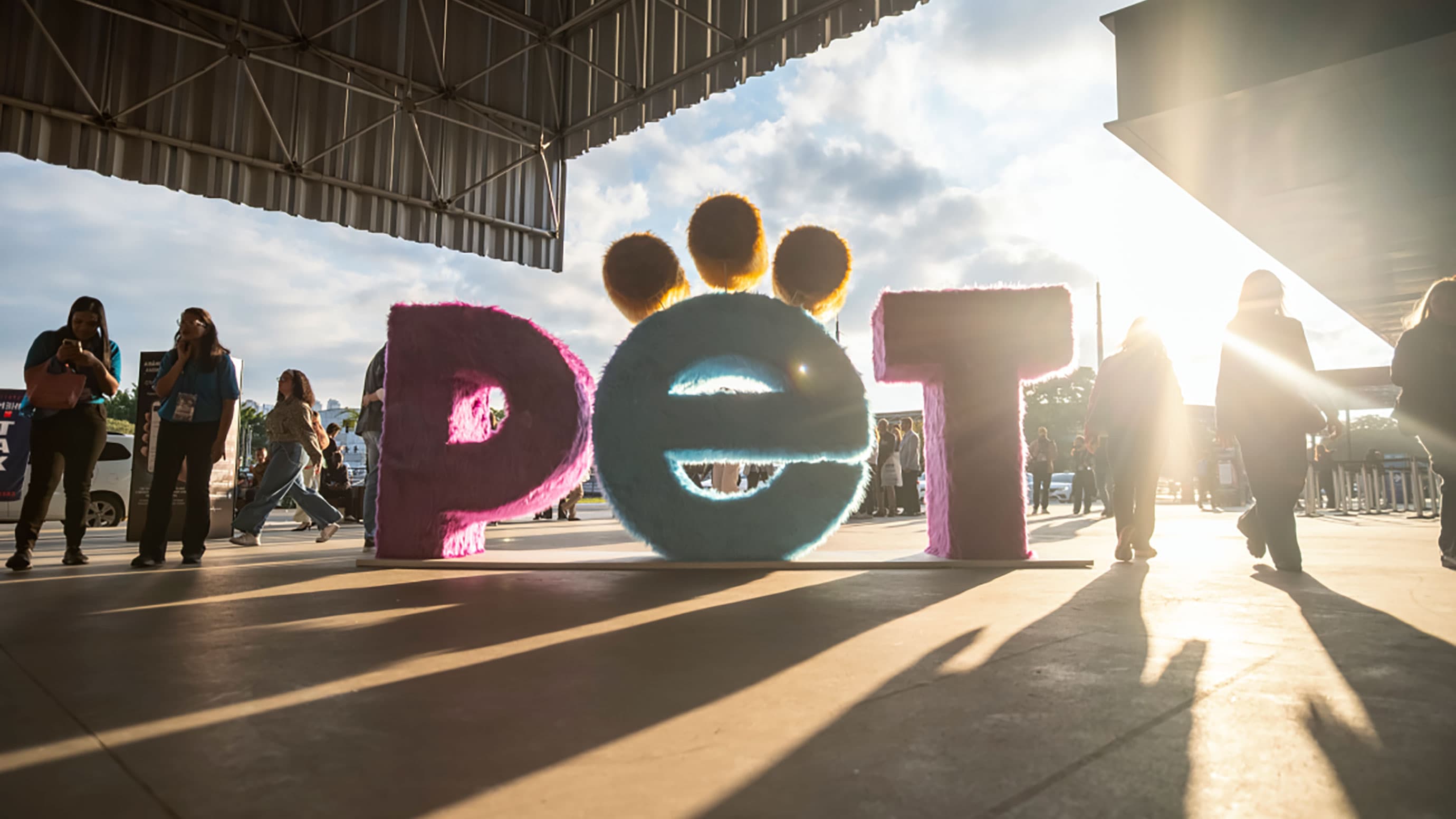 The ‘PET’ logo of PET South America covered in fur